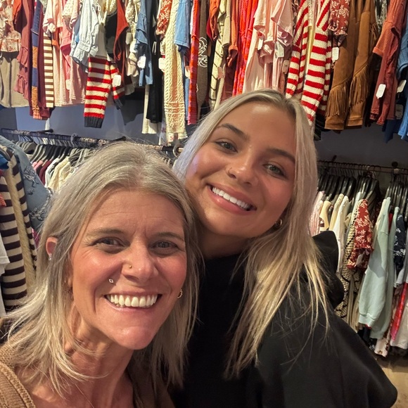 Meet your Posher, Reina - Picture 7 of 9